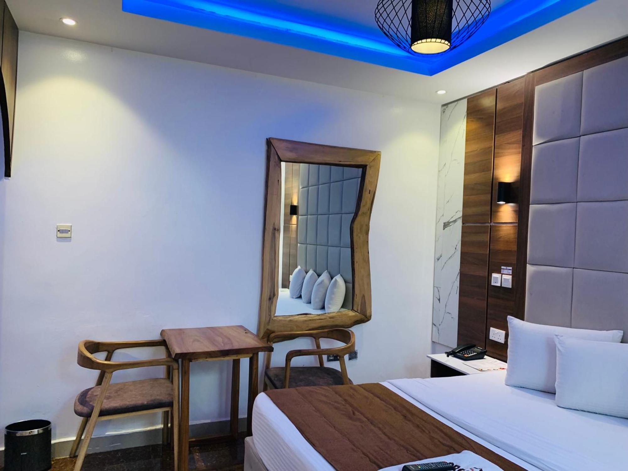 Presken Hotels @ Freedom Way, Lekki Buitenkant foto