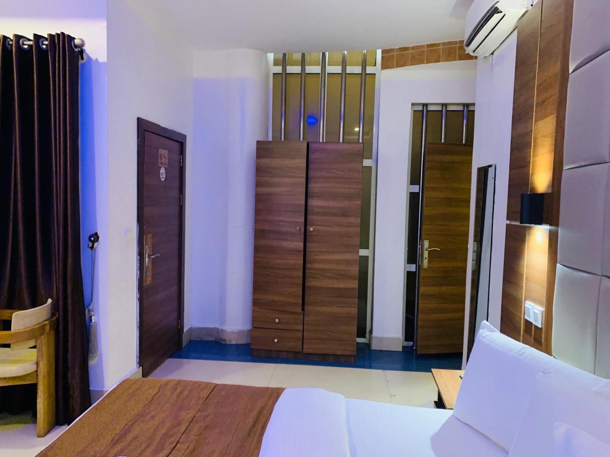 Presken Hotels @ Freedom Way, Lekki Buitenkant foto
