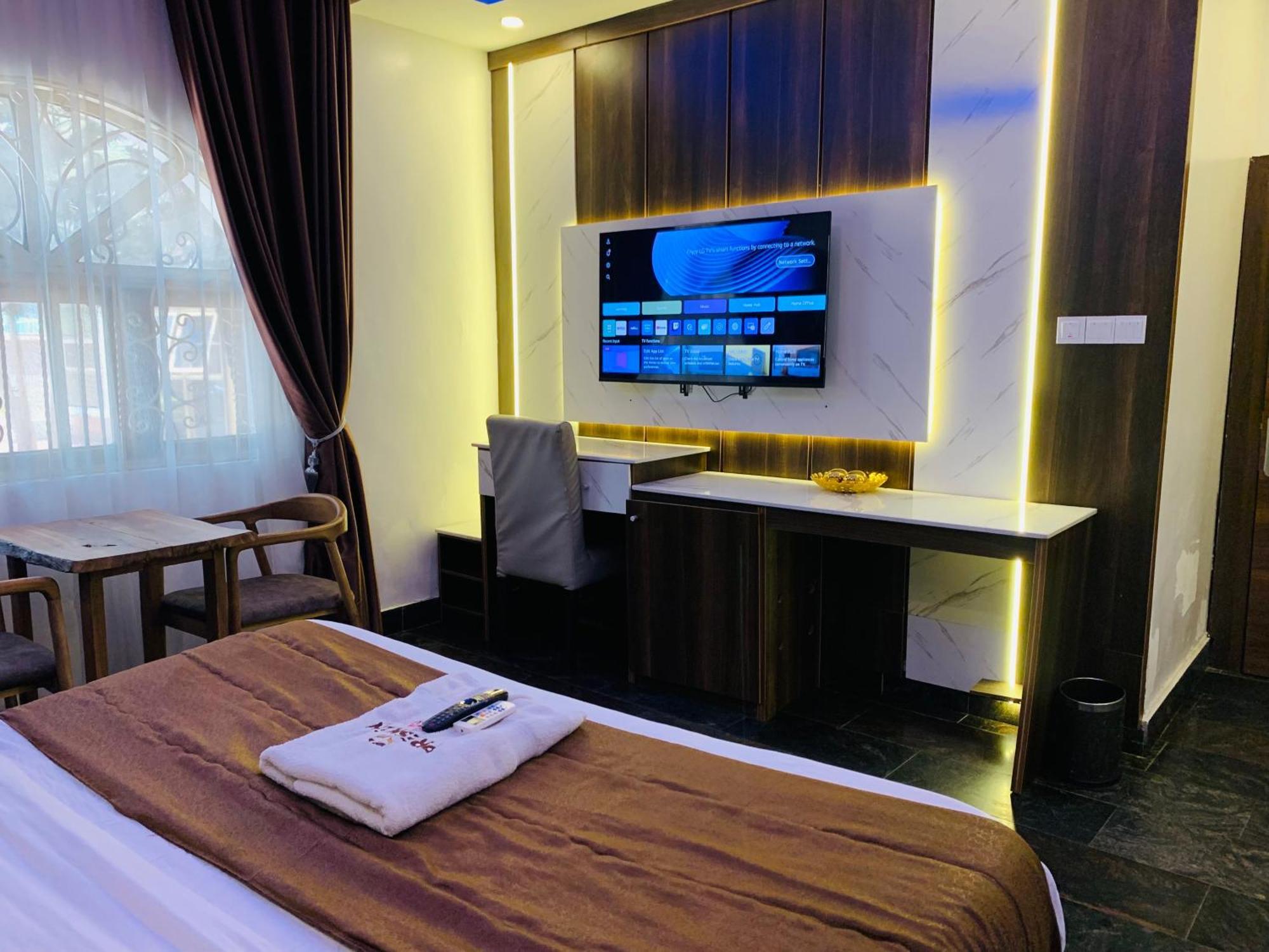 Presken Hotels @ Freedom Way, Lekki Buitenkant foto