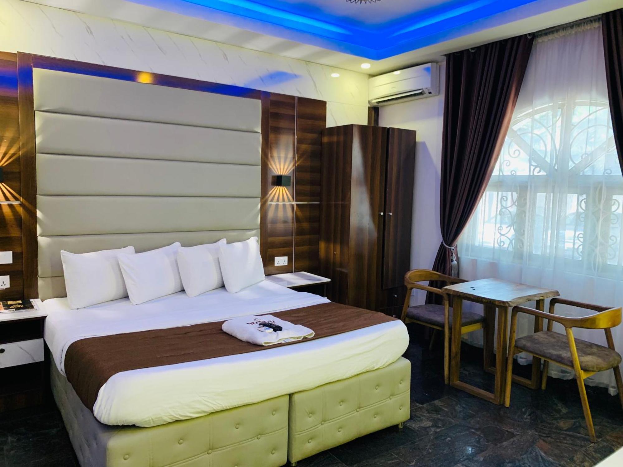 Presken Hotels @ Freedom Way, Lekki Buitenkant foto